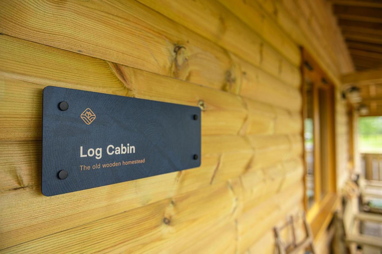 Luxury Log Cabin With A Hot Tub Stone  Exterior foto